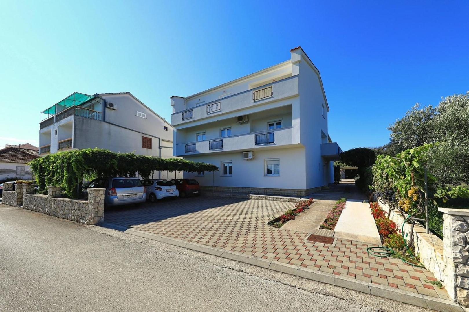 Apartments Alicia Tkon Exterior photo